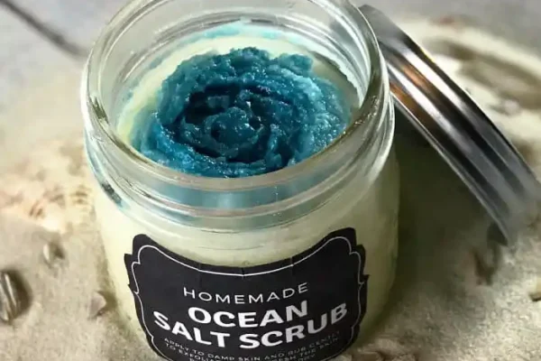 homemade-sea-salt-body-scrub-use-700x700